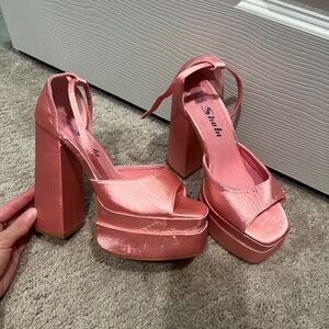 Silky chunky heels